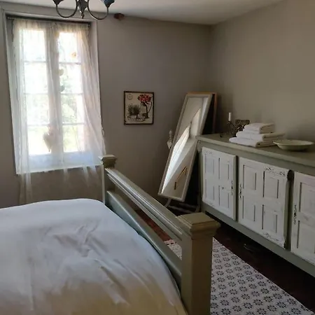 Ceps Sleeps 6 With Free Wifi Near The River