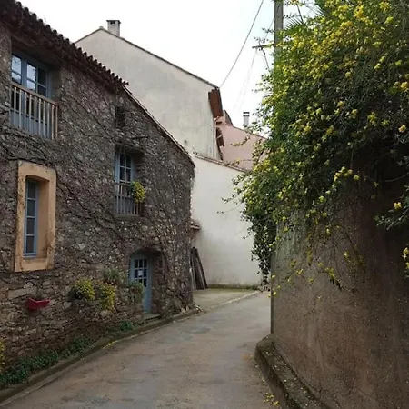 Prázdninový dům Ceps Sleeps 6 With Free Wifi Near The River