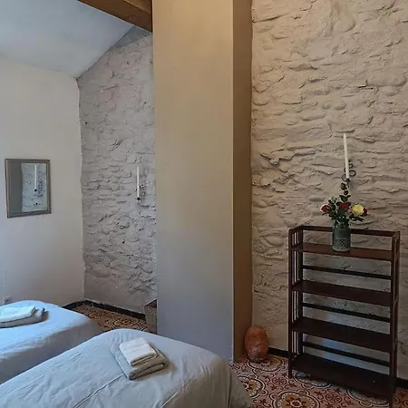 Ceps Sleeps 6 With Free Wifi Near The River