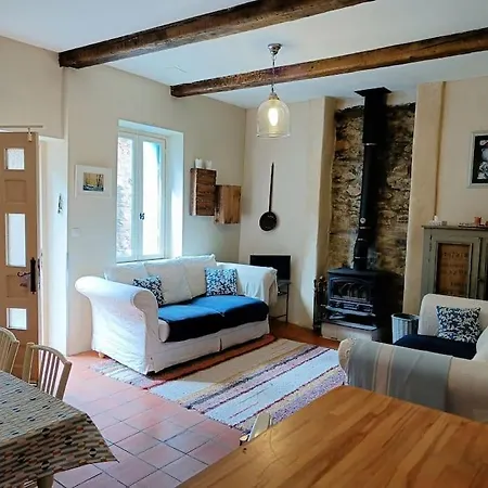 Ceps Sleeps 6 With Free Wifi Near The River Prázdninový dům *
