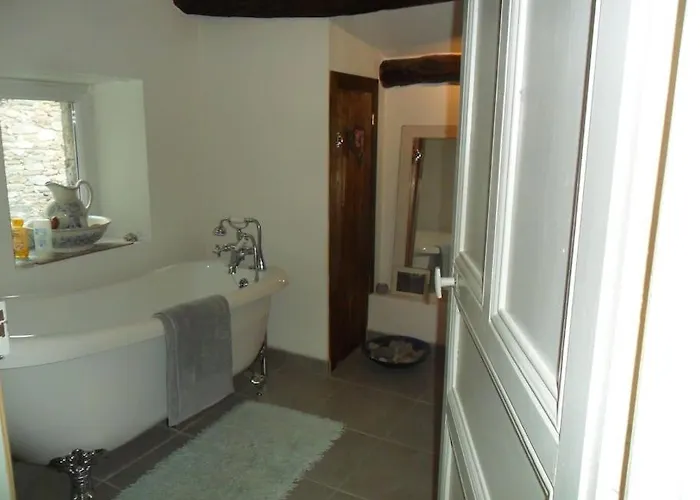 Feriehus Ceps Sleeps 6 With Free Wifi Near The River