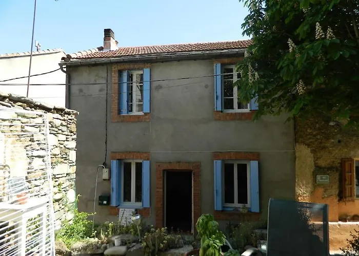 Ceps Sleeps 6 With Free Wifi Near The River Feriehus