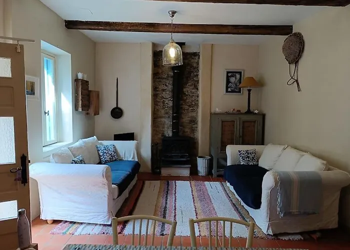 Ceps Sleeps 6 With Free Wifi Near The River Feriehus *