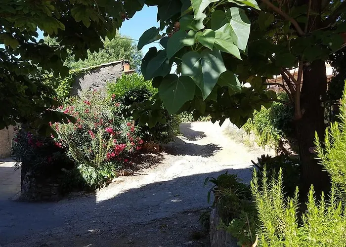 Ceps Sleeps 6 With Free Wifi Near The River Feriehus