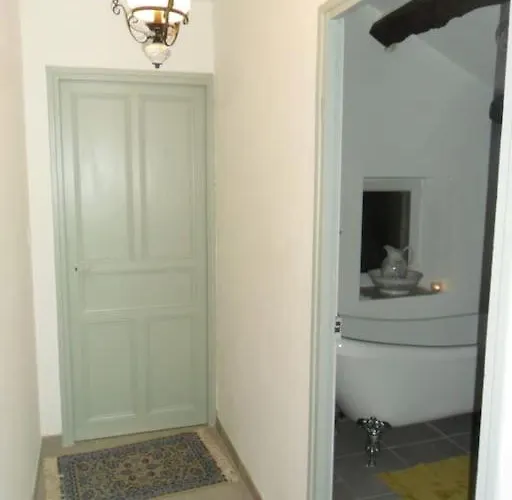 Ceps Sleeps 6 With Free Wifi Near The River