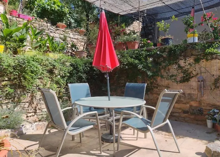 Ceps Sleeps 6 With Free Wifi Near The River Feriehus