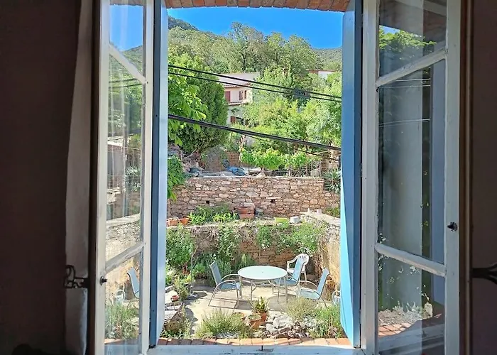 Ceps Sleeps 6 With Free Wifi Near The River Feriehus Roquebrun