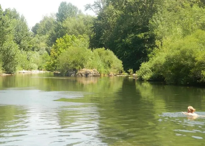 Feriehus Ceps Sleeps 6 With Free Wifi Near The River Roquebrun