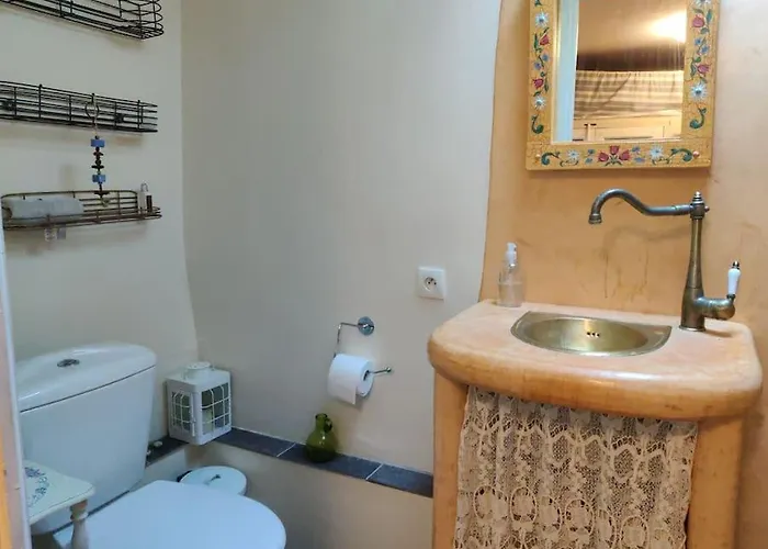 Ceps Sleeps 6 With Free Wifi Near The River Roquebrun