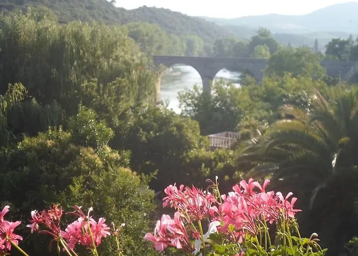 Ceps Sleeps 6 With Free Wifi Near The River Feriehus *