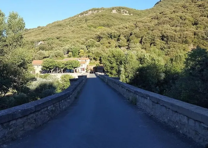 Ceps Sleeps 6 With Free Wifi Near The River Feriehus Roquebrun